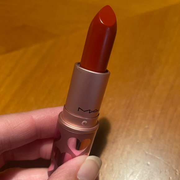 MAC Matte Lipstick Chili - Picture 7 of 16
